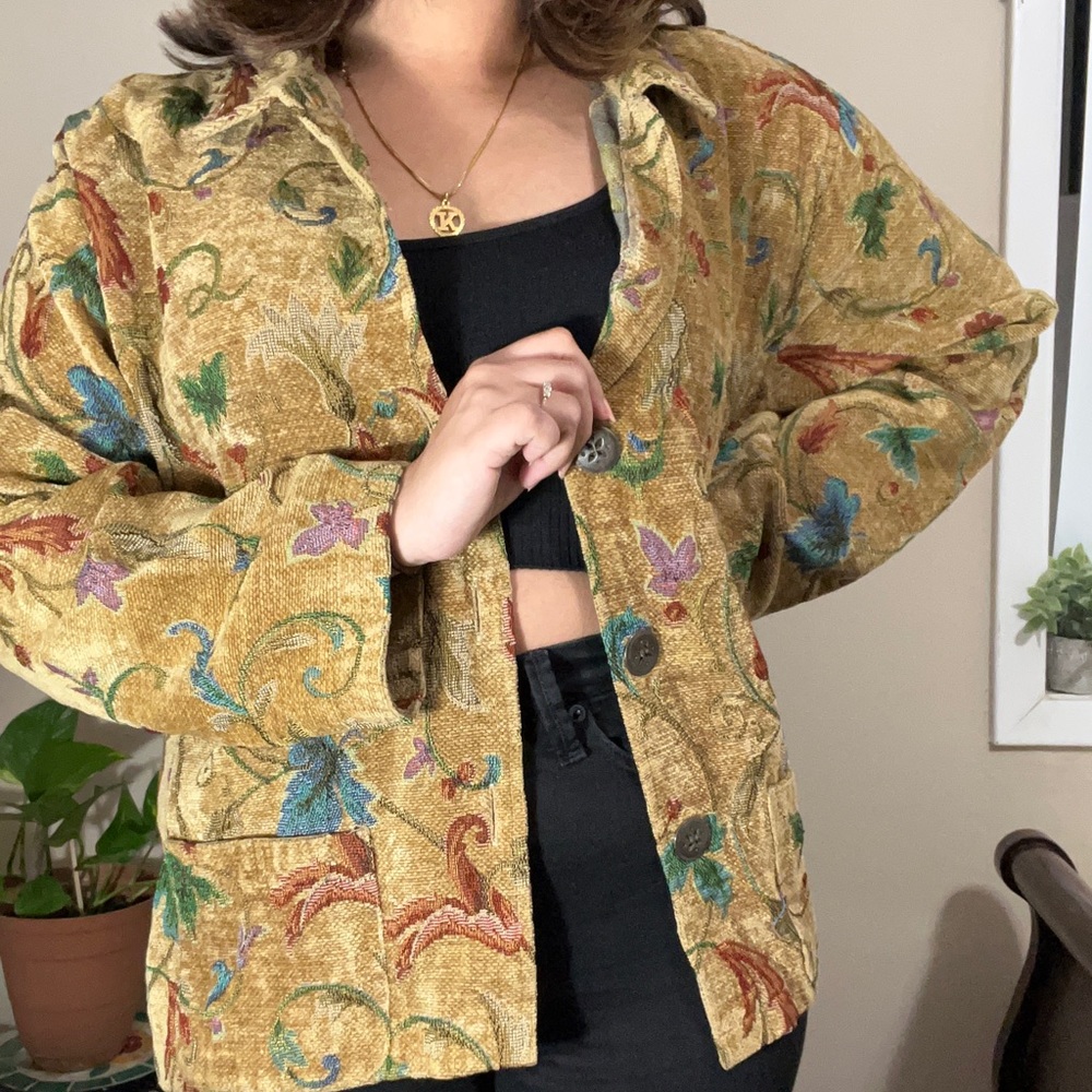 Vibrant & unique Appleseed’s blazer , perfect statement piece for any occasion.